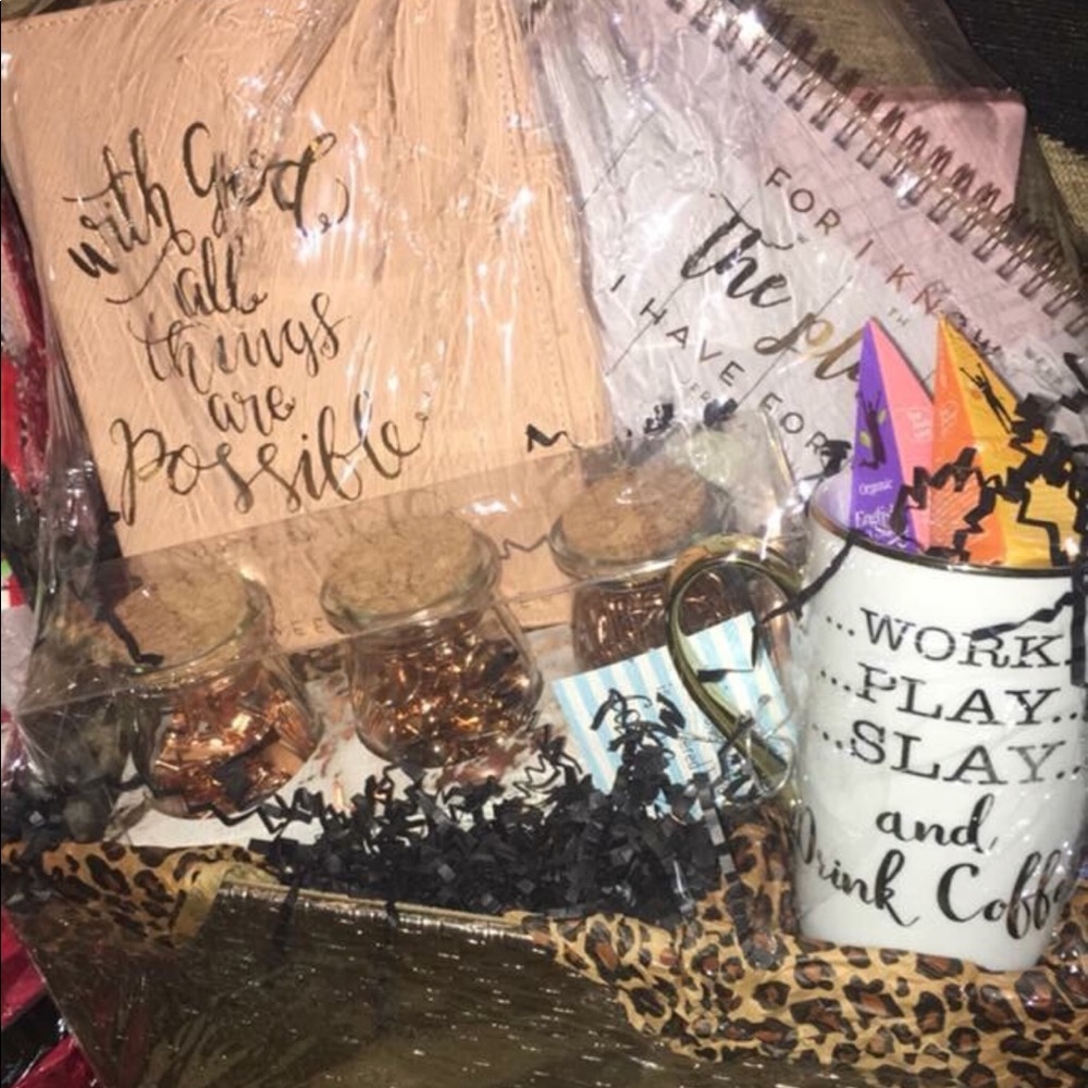 Custom Baskets - Picture 2 of 8